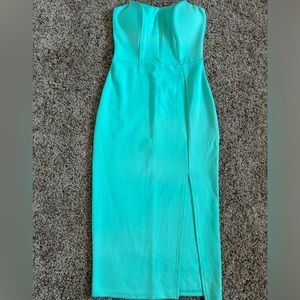 va va voom strapless, boned-midi with split dress